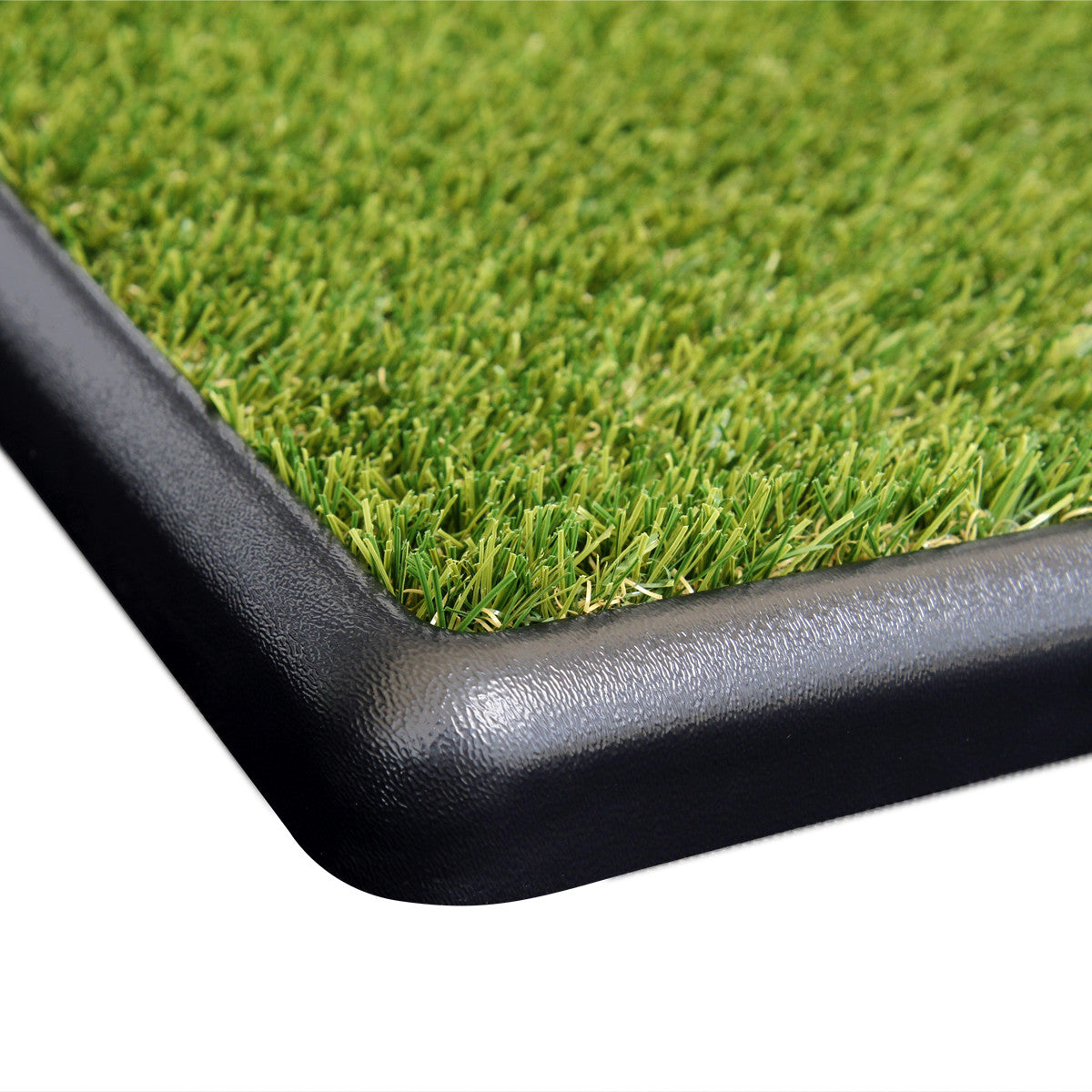Realistic grass look and feel for dogs and cats